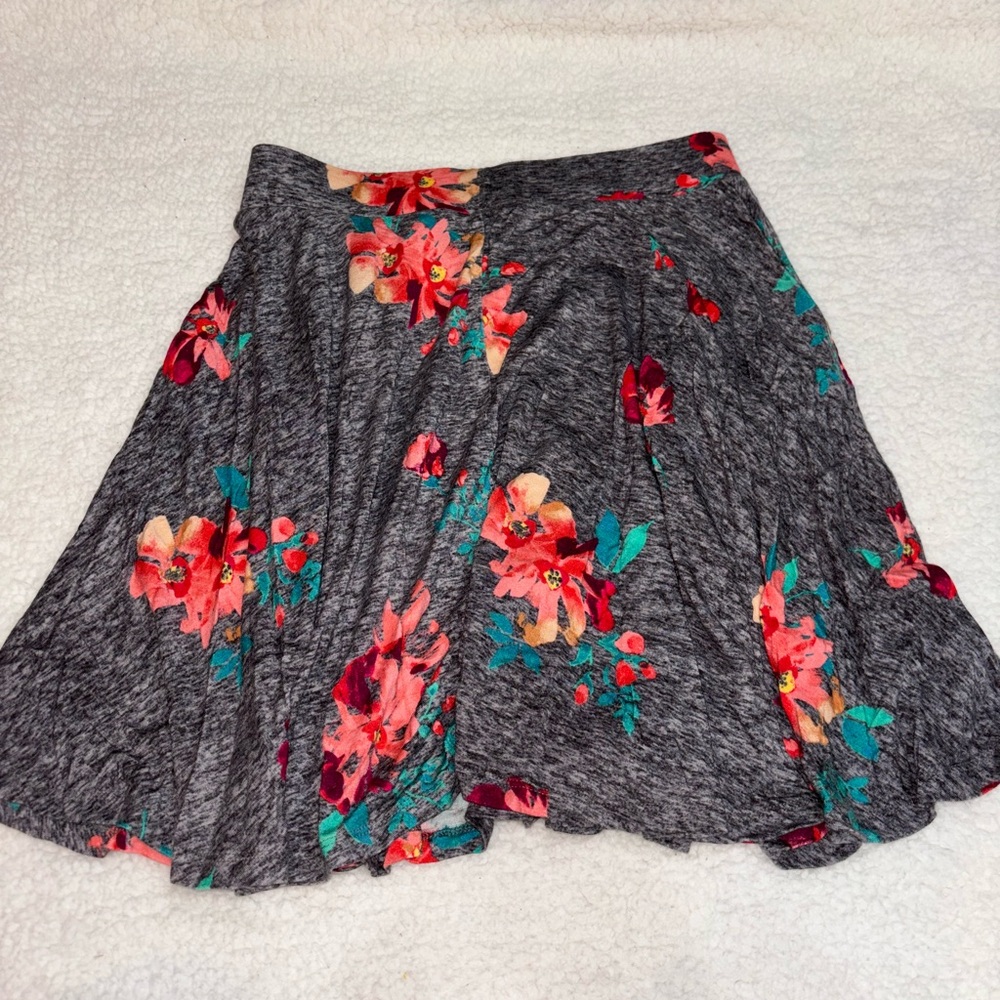 SO Floral Skater Skirt in Gray and Pink - Picture 3 of 4